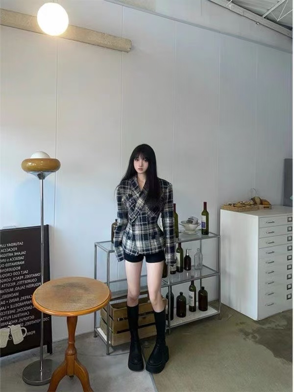 Retro British style lady thickened plaid suit women autumn and winter new waist double-breasted short woolen coat