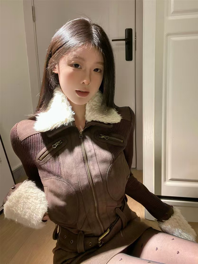 Sweet and cool hot girl contrast color lapel lamb wool coat winter new pure desire style slim short jacket tops women's trend