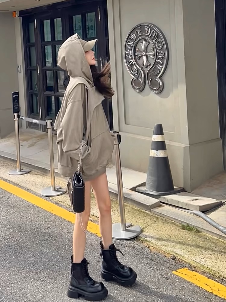 American retro fake two-piece hooded sweatshirt for women Spring and Autumn 2024 new loose design niche mid-length tops