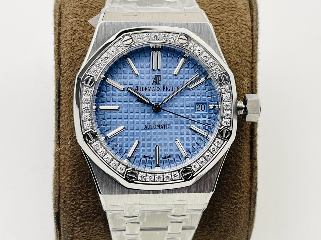 Audemars Piguet A Anniversary Women's Audemars Piguet Royal Oak 37MM Watch!